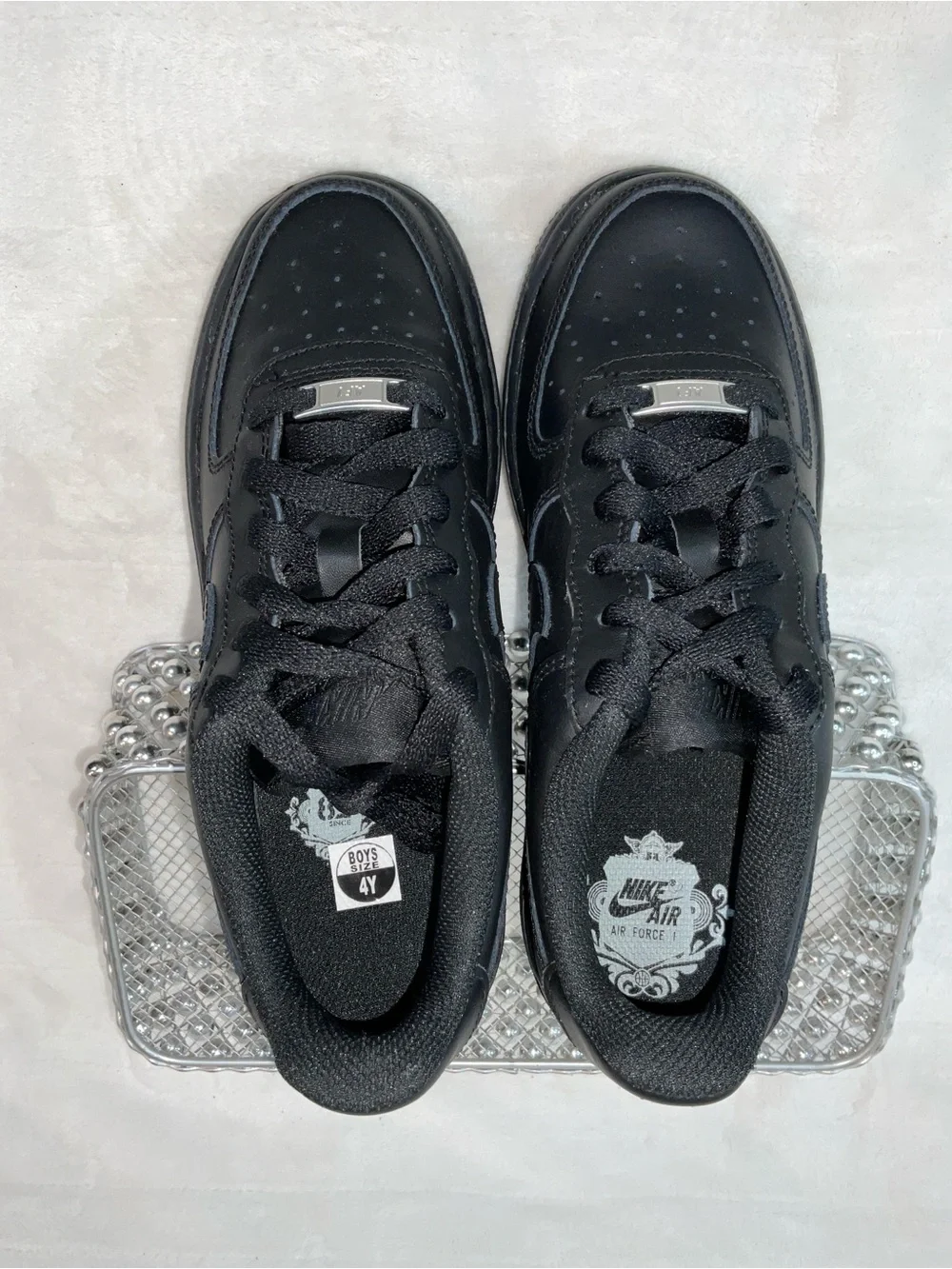 Nike Air Force 1 Low LE Triple Black Sz 4Y/Women’s 5.5 FV5951-001